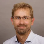 Portraitfoto Lars Hüttler